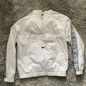 Nike windbreaker white